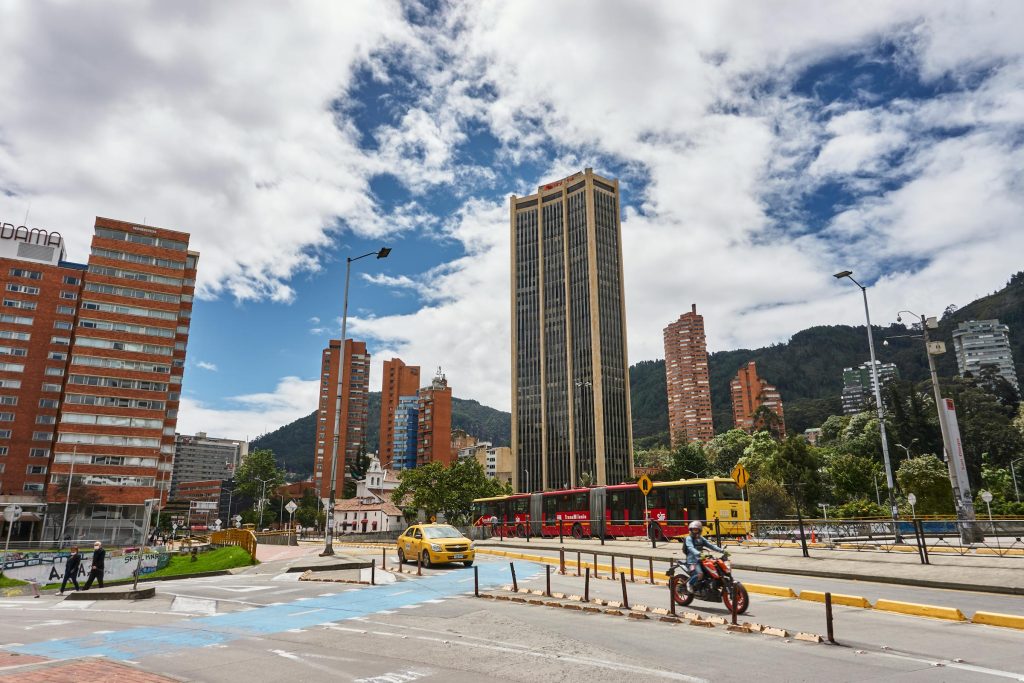 Understanding the Loan Process in Colombia: Expert Tips on Working with Banks like Davivienda and Banco de Bogotá - Como solicitar empréstimo na Colombia