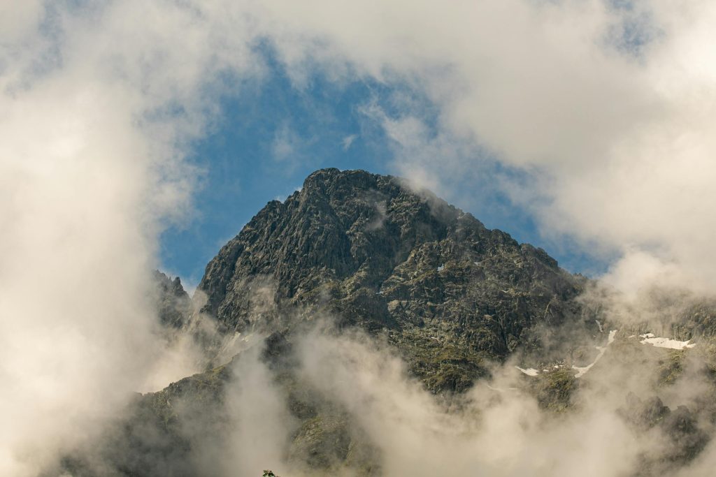 Unlocking Opportunities: Top Companies Hiring in Poland - PKN Orlen, PGNiG, and More - Melhores vagas de emprego na Polônia