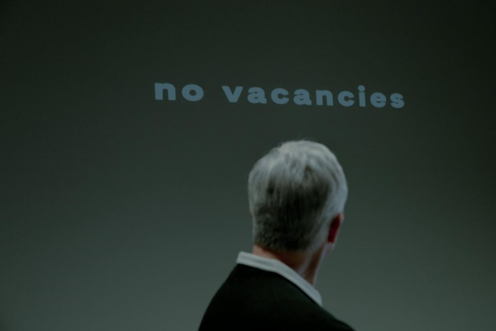 Navigating the Job Market: Insights into Greeces Leading Corporations and Their Opportunities - Melhores vagas de emprego na Grécia