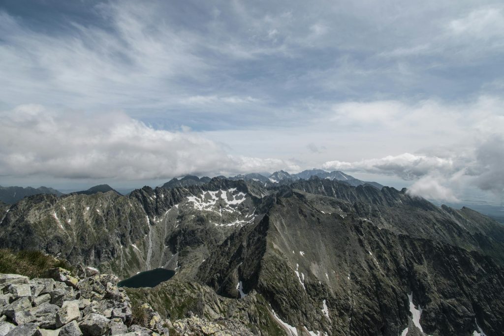 Navigating Loan Options in Slovakia: A Guide to Lower Interest Rates and Easier Approvals at Top Banks like Slovenská sporiteľňa and VÚB Banka - Como solicitar empréstimo na Eslováquia, com juros menores, aprovação facilitada